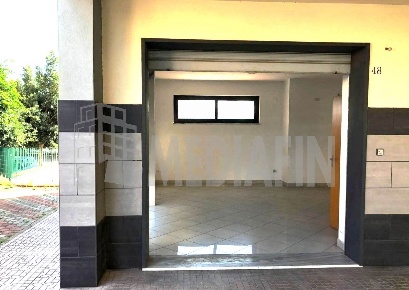 Foto Locale commerciale in VIA GIOVANNI GENTILE 48, Corigliano-Rossano