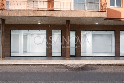 Foto Negozio a Giulianova Centro di 228 m² in vendita