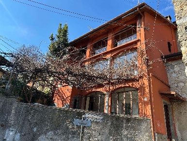 Foto Casa indipendente in Via per Canale  2, Duno di 157 m² con 6 locali