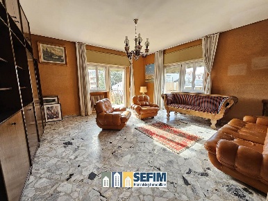 Foto Appartamento in VIA SERRAO, Matera Centro di 180 m² con 5 locali