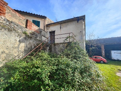 Foto Terreno edificabile a Carrara Centro di 950 m² in vendita