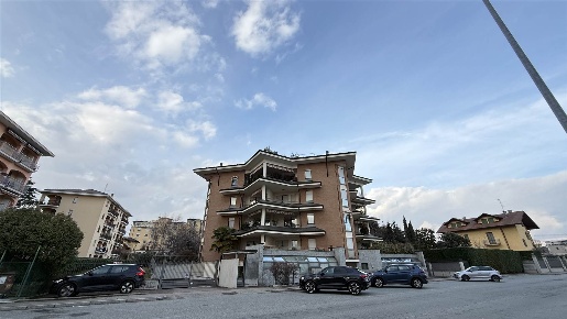 Foto Ufficio a Biella Centro Città, San Paolo di 150 m² con 6 locali