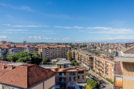 Foto Appartamento in Via Pietro Romano  30, Roma di 100 m² con 3 locali