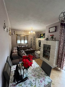 Foto Appartamento in Via Guido 42, Suzzara Centro di 95 m² con 7 locali