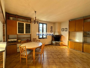 Foto Appartamento in Via cesare Battisti, Gandino Centro di 120 m²