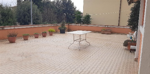 Foto Appartamento a Pistoia Pistoia Ovest di 100 m² con 4 locali in vendita