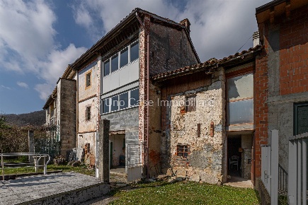 Foto Rustico in Via Cavallotti  22, Donato Centro di 240 m² con 5 locali