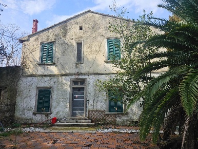 Foto Rustico in Via del Novanta, Rosignano Marittimo Mazzanta di 425 m²