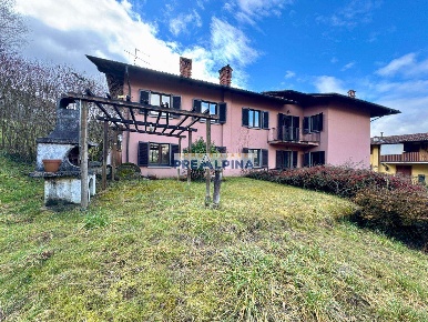 Foto Villa unifamiliare in Via S. Elisabetta 7, Peia di 270 m² con 6 locali
