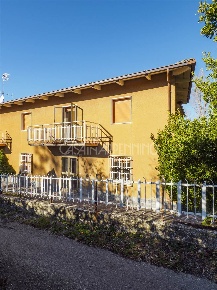 Foto Villa a schiera a Palagano Roncoscaglia di 90 m² con 5 locali