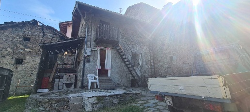 Foto Case semi ndipendenti in località barche, Fénis Chez Croiset di 60 m²