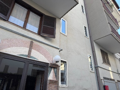 Foto Appartamento in VIA MICHELE RUTA 80, Caserta Via Ruggiero di 300 m²