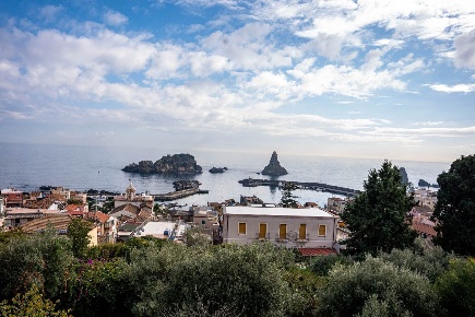 Foto Appartamento in via Litteri 1, Aci Castello Centro di 125 m²