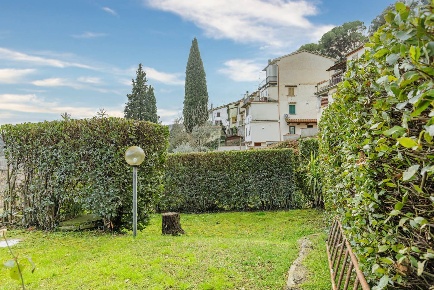 Foto Casa indipendente in Piazza Cesare Battisti, Carmignano Comeana