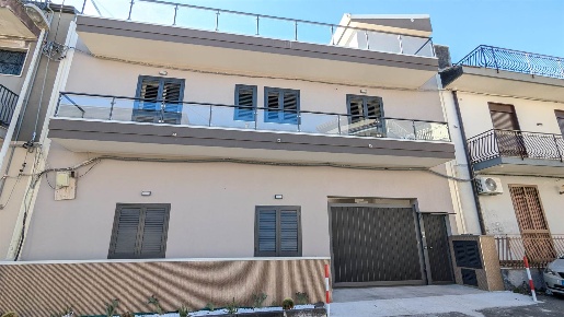 Foto Appartamento in VIA LAZZARETTO, Acireale di 100 m² con 3 locali