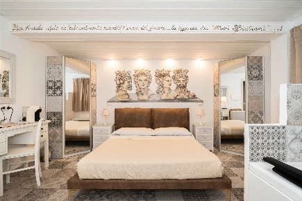 Foto Appartamento in Via Ticino 27, Giardini-Naxos Centro di 195 m²