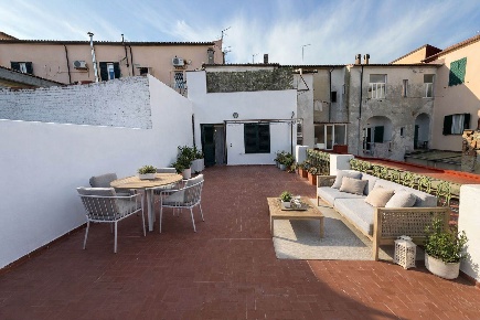 Foto Appartamento a Cecina Cecina Centro di 60 m² con 3 locali in vendita