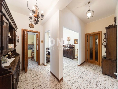 Foto Appartamento in Via Santa Croce  6, Monza di 139 m² con 3 locali