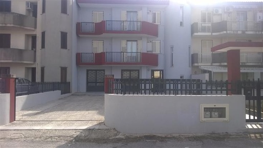 Foto Locale commerciale a Ragusa Centro di 130 m² con 2 locali in affitto