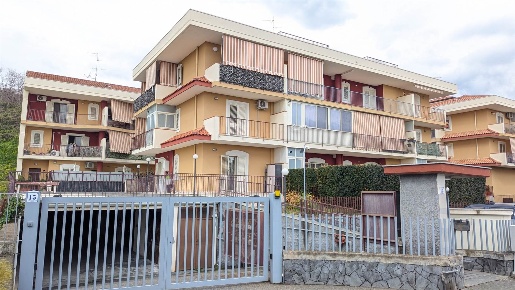 Foto Appartamento in VIA IV NOVEMBRE, Aci Catena Centro di 80 m² in vendita