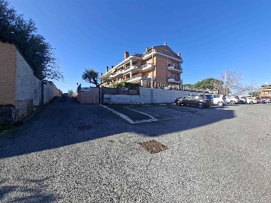 Foto Garage in VIA TORRE DELLO STINCO 35, Roma Borghesiana di 21 m²