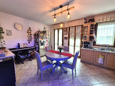 Foto Villa a schiera a Viareggio Torre del Lago di 137 m² con 6 locali