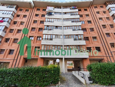 Foto Appartamento a Potenza Centro di 100 m² con 7 locali in affitto