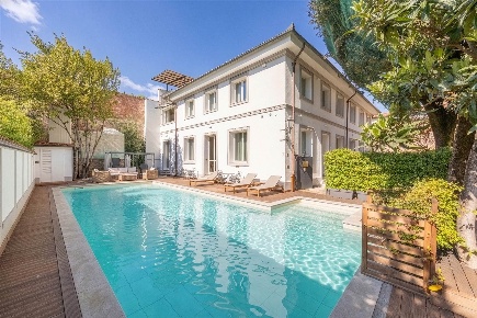 Foto Villa unifamiliare a Firenze D'Azeglio di 600 m² con 18 locali