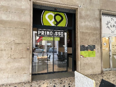 Foto Attività commerciale in Corso della Libertà 40, Bolzano di 100 m²