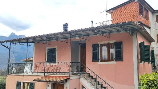 Foto Appartamento a Fivizzano di 64 m² con 4 locali in vendita