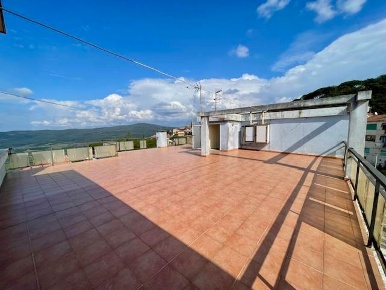 Foto Case semi ndipendenti a Massa Marittima Centro di 124 m² con 6 locali