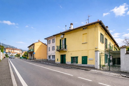 Foto Appartamento a Lecco Castello di 434 m² con 10 locali in vendita
