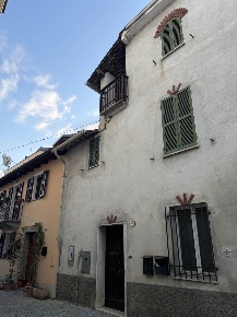 Foto Casa indipendente a Bistagno di 130 m² con 8 locali in vendita