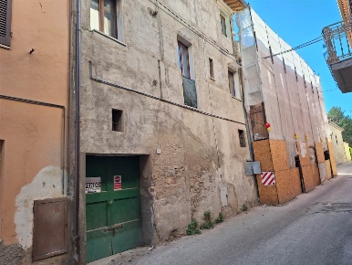 Foto Magazzino a San Severino Marche Centro di 39 m² con 2 locali