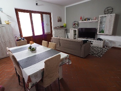 Foto Casa indipendente a Agliana Centro di 140 m² con 6 locali in vendita