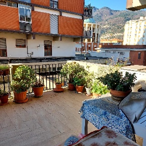 Foto Appartamento a Massa Centro di 80 m² con 4 locali in vendita