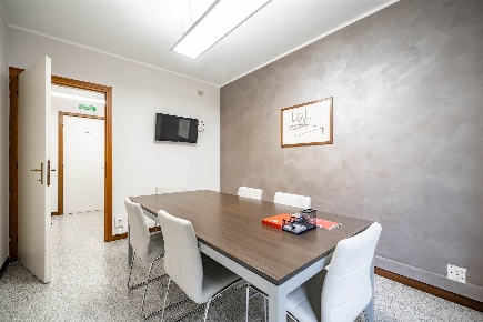 Foto Ufficio a Lecco Turati - Santo Stefano di 135 m² con 5 locali