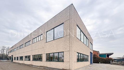 Foto Capannone industriale in strada barchetta, Modena Madonnina - Tre Olmi