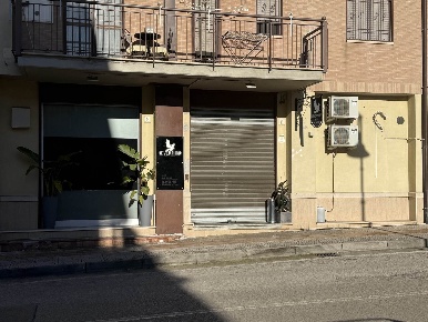 Foto Locale commerciale in Via Amerigo Vespucci 39, Bellizzi Centro