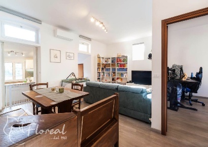 Foto Appartamento in piazza degli eroi taggeschi, Taggia Centro di 73 m²