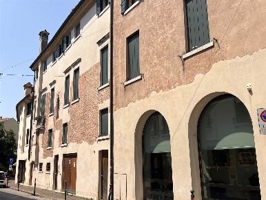 Foto Appartamento in VIA CARLO ALBERTO, Treviso di 201 m² con 8 locali