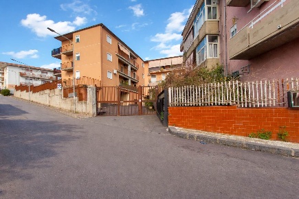 Foto Appartamento a Camporotondo Etneo Centro di 60 m² con 2 locali