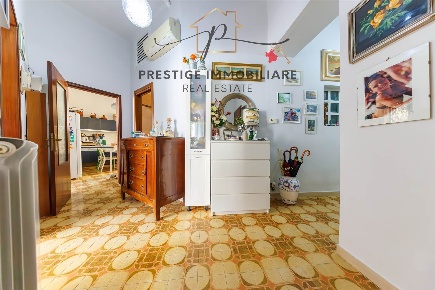 Foto Appartamento a Livorno Cisternone di 101 m² con 4 locali in vendita