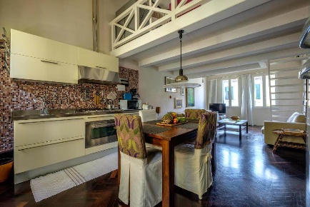 Foto Appartamento a Venezia San Francesco della Vigna di 99 m² con 4 locali