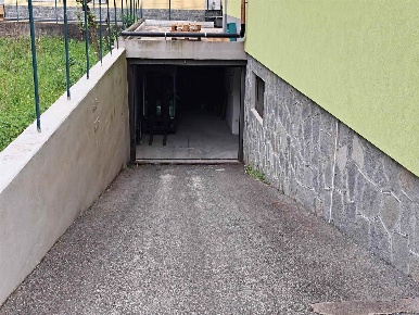 Foto Magazzino in via roma 185, Donnas Centro di 118 m² con 1 locali