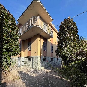Foto Villa bifamiliare a Modena Madonnina - Tre Olmi di 300 m² con 8 locali