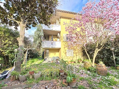 Foto Case semi ndipendenti a Camaiore Camaiore Paese di 160 m² in vendita