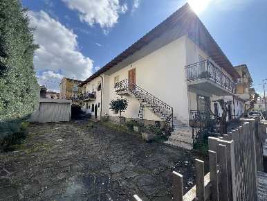 Foto Appartamento a Castelfranco Piandiscò di 110 m² con 5 locali