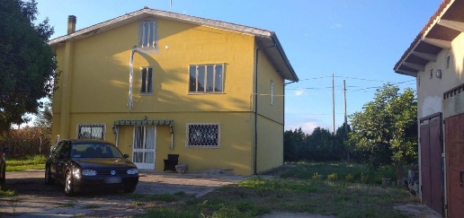 Foto Casa indipendente a Stanghella di 248 m² con 8 locali in vendita