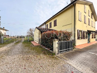 Foto Appartamento a Medolla Centro di 70 m² con 3 locali in vendita